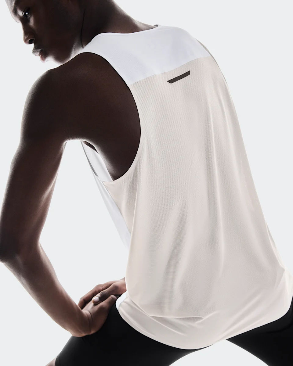 On Performance Tank White & Silver Masculino