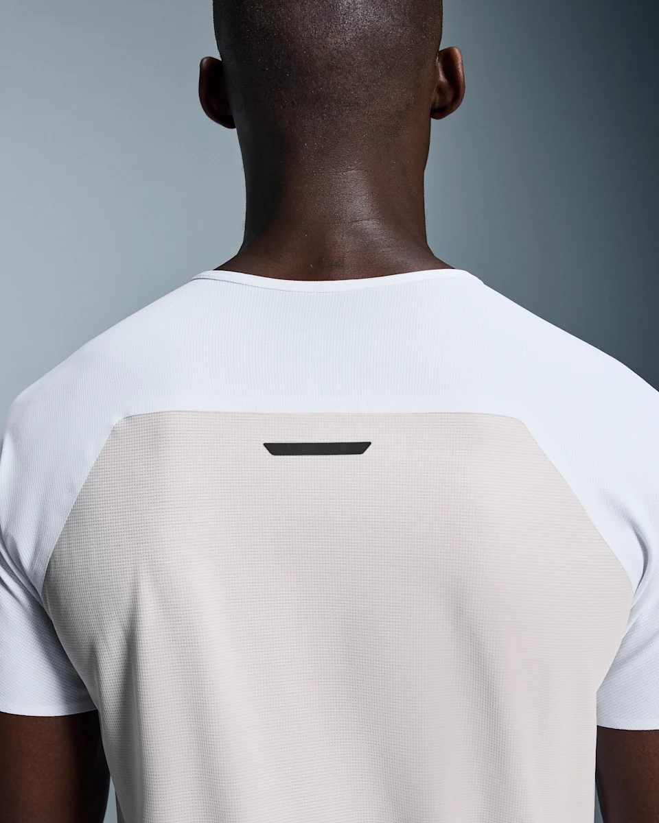On Performance-T White & Silver Masculino