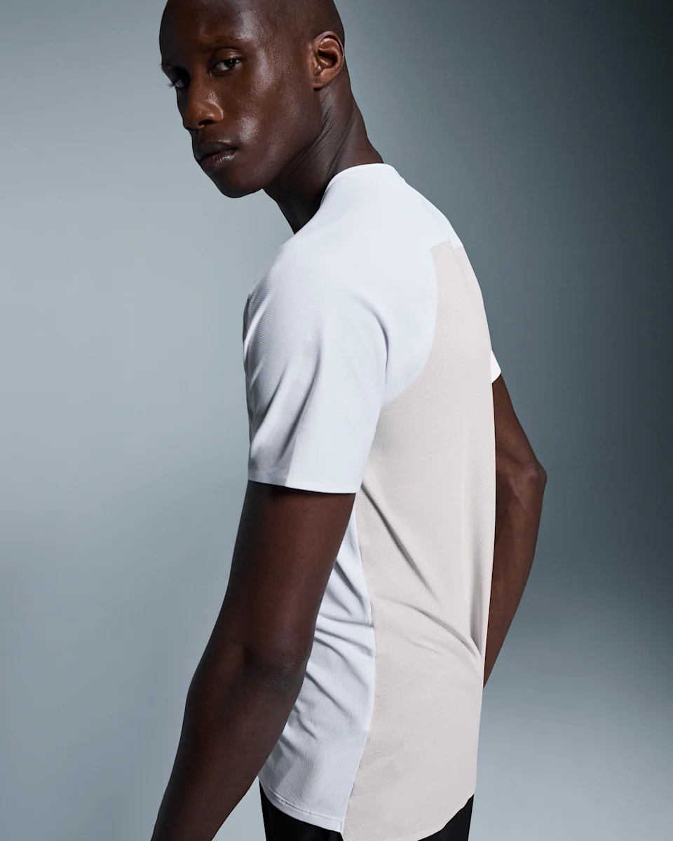On Performance-T White & Silver Masculino
