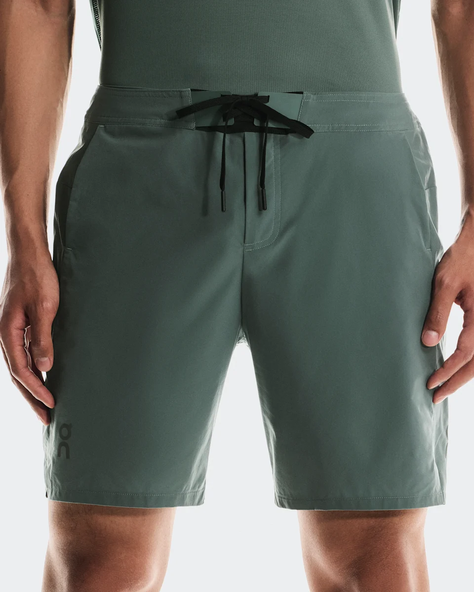 On Performance Hybrid Short Olive Masculino