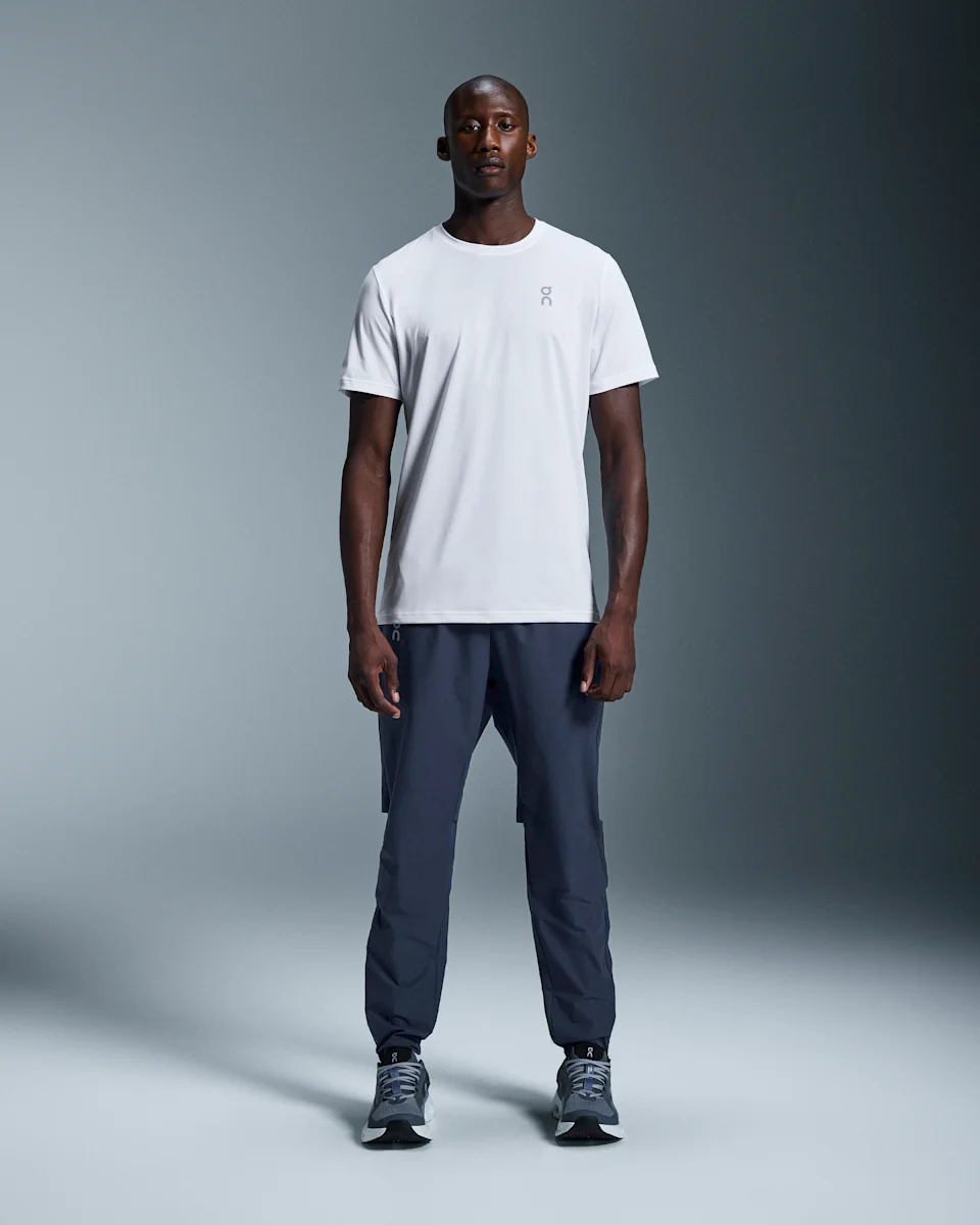 On Core-T White Masculino – Leve, versátil, estilosa.