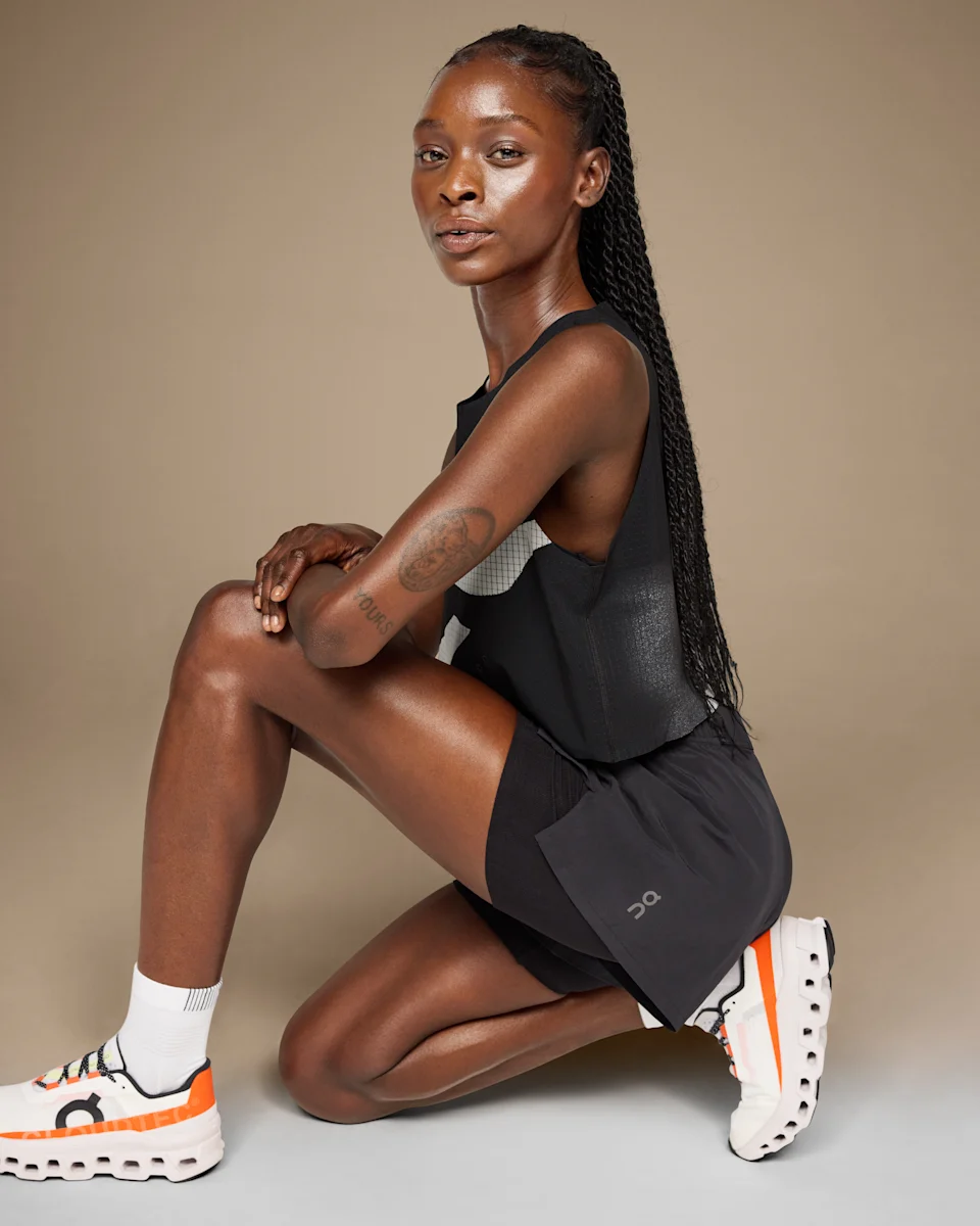 On Pace Short Black Feminino
