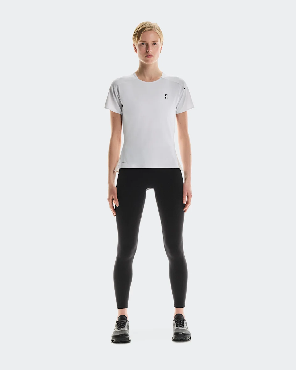 On Performance-T White & Silver Feminino