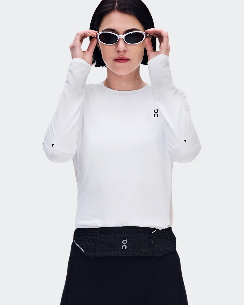 On Performance Long-T White & Silver Feminino