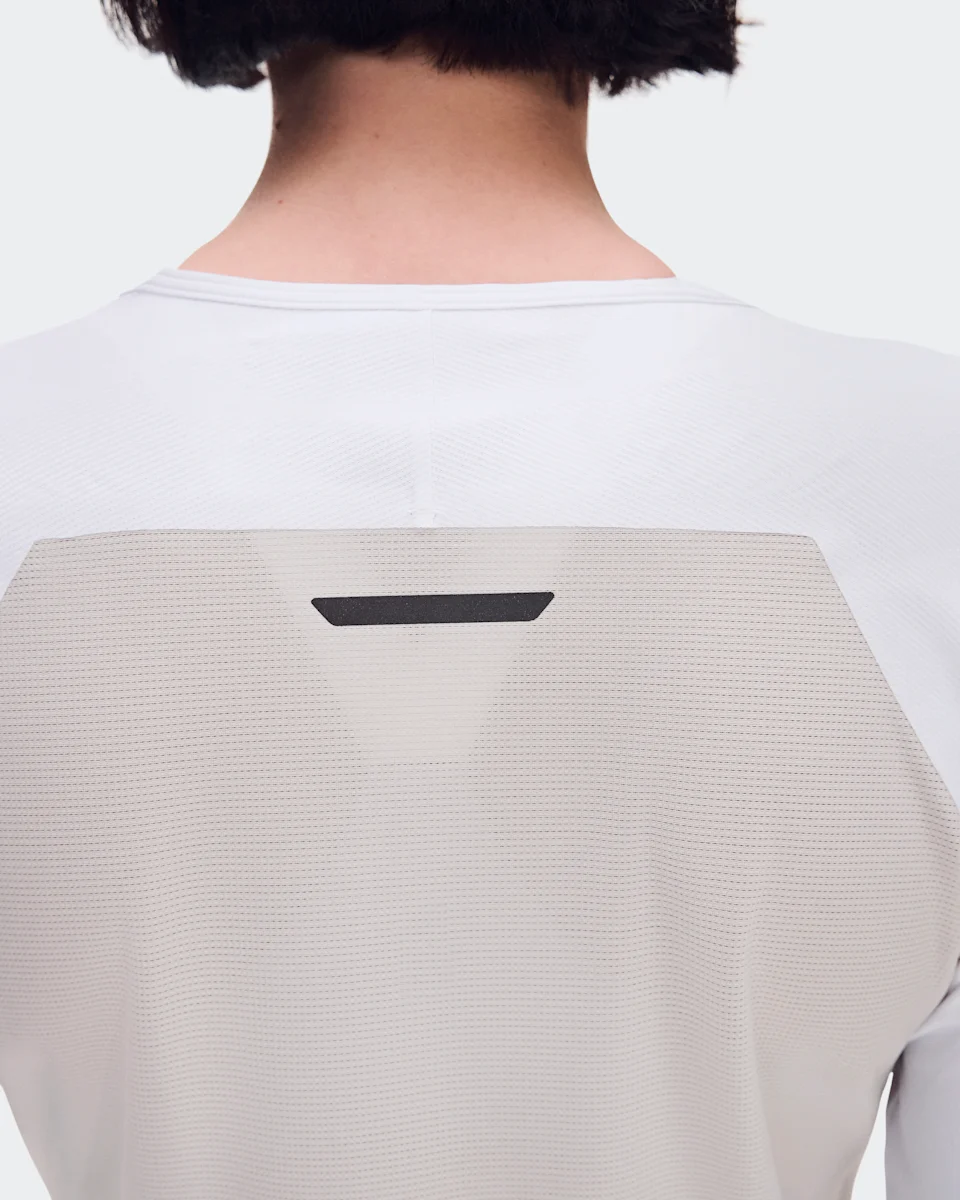 On Performance Long-T White & Silver Feminino