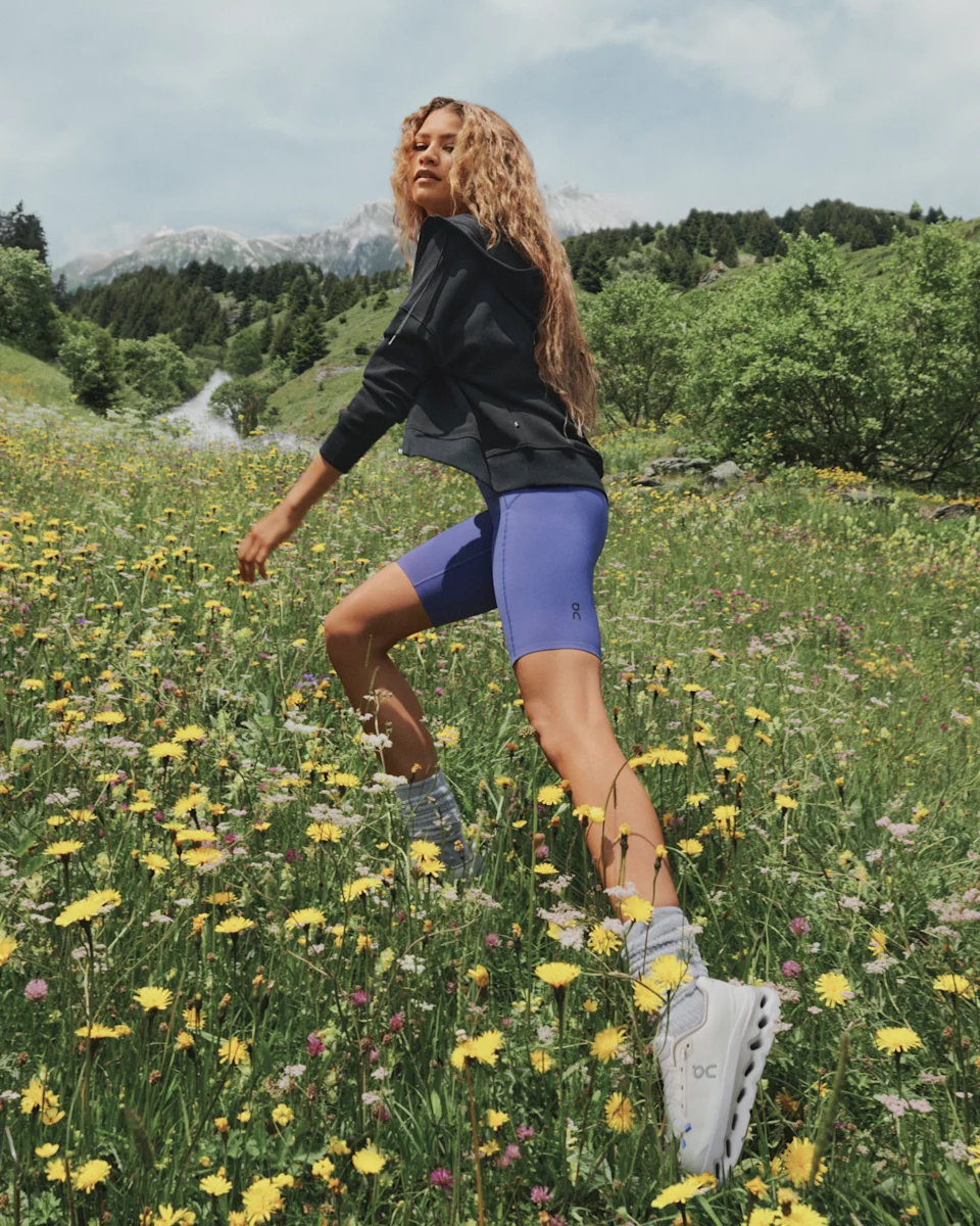 On Zipped Hoodie Black Feminino – Conforto o dia todo, pré e pós-treino, caimento soltinho