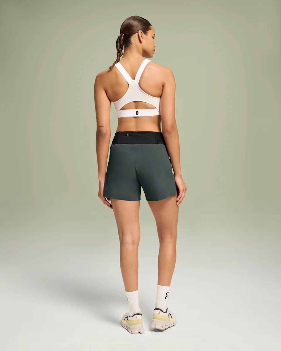 On 5" Running Shorts Lead & Black Feminino
