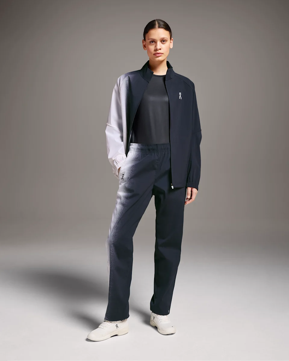 On Court Track Pants Black & White Feminino – Lifestyle tenista, para uso diário, repelente de água