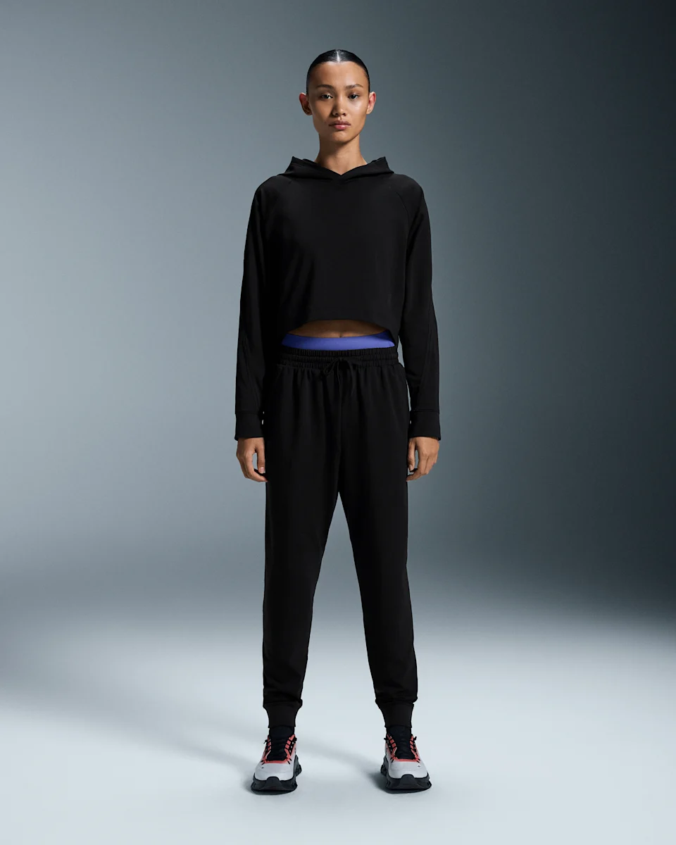On Movement Hoodie Black Feminino