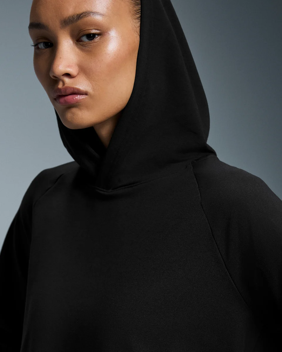 On Movement Hoodie Black Feminino
