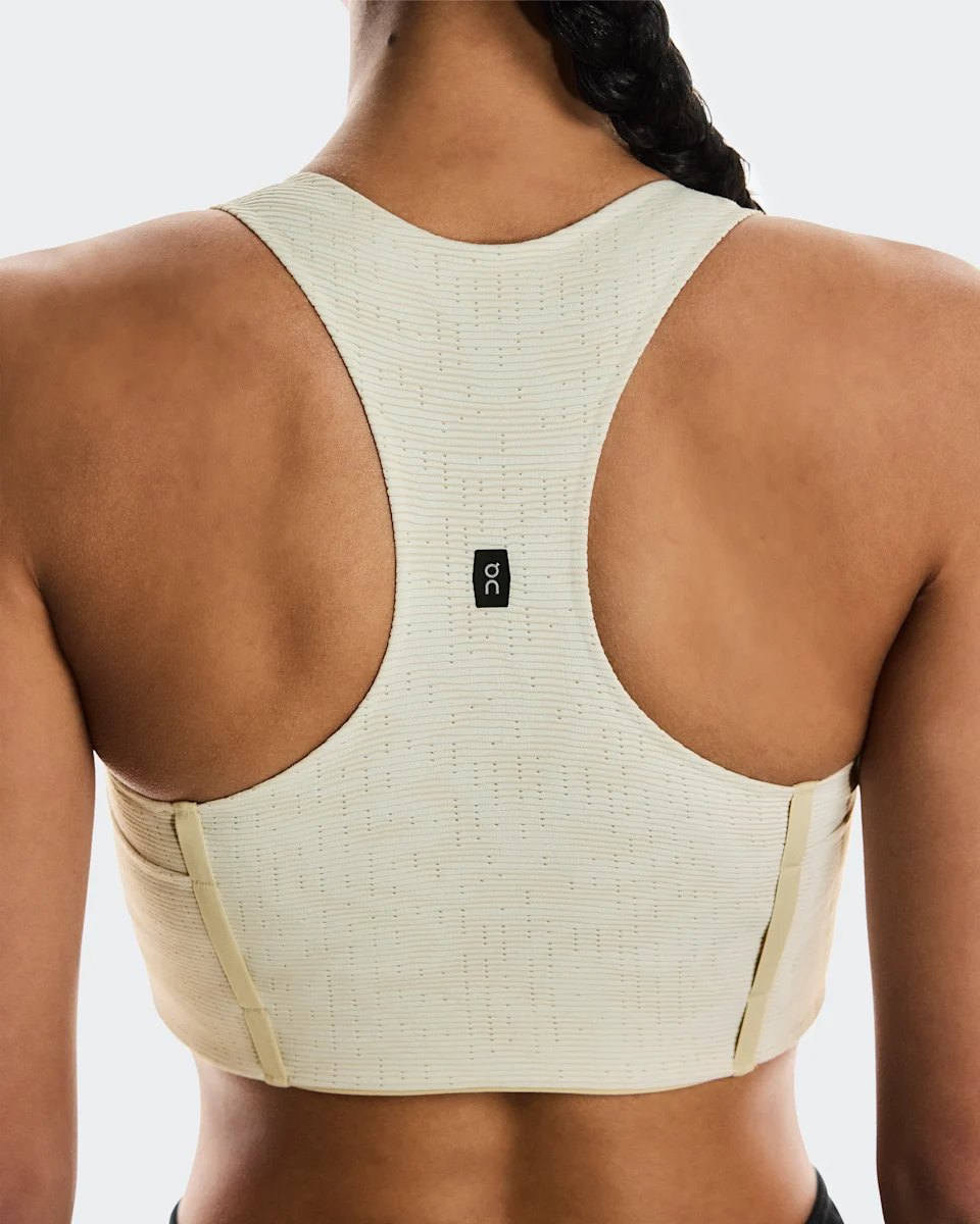 On Pace Pocket Bra Taupe Feminino