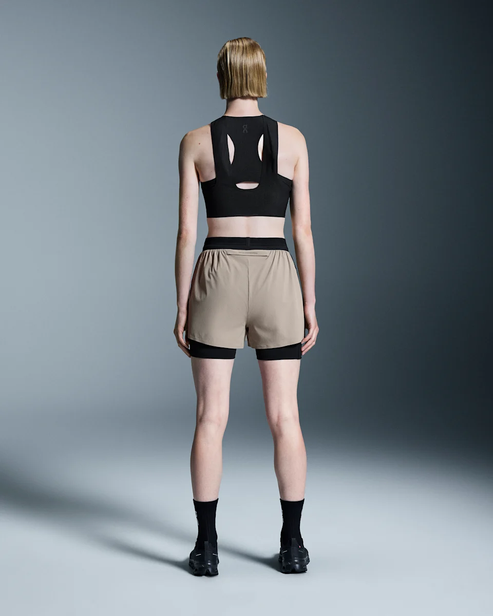 On 3" Performance 2/1 Shorts Cinder & Black Feminino