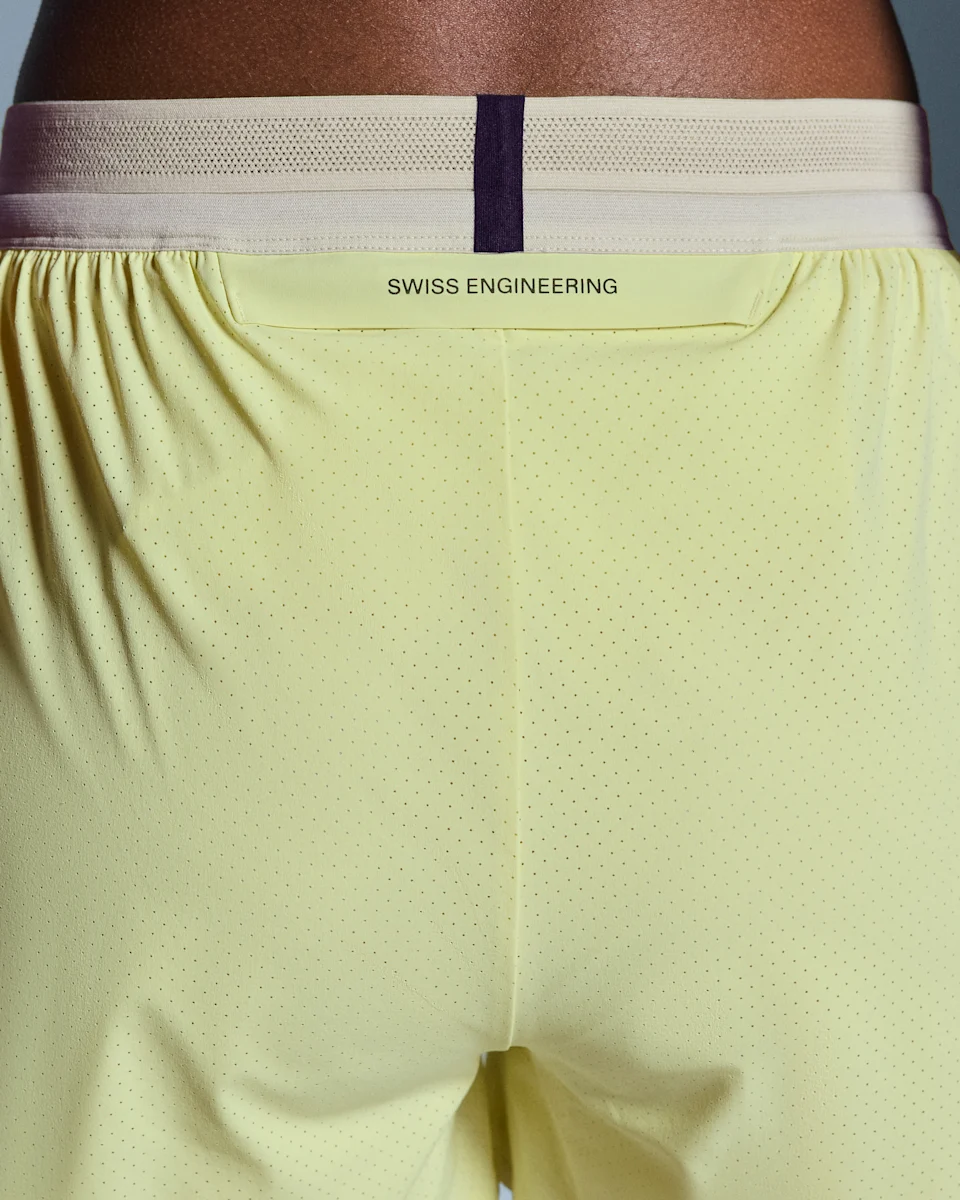 On 3" Performance 2/1 Shorts Limelight & Sand Feminino