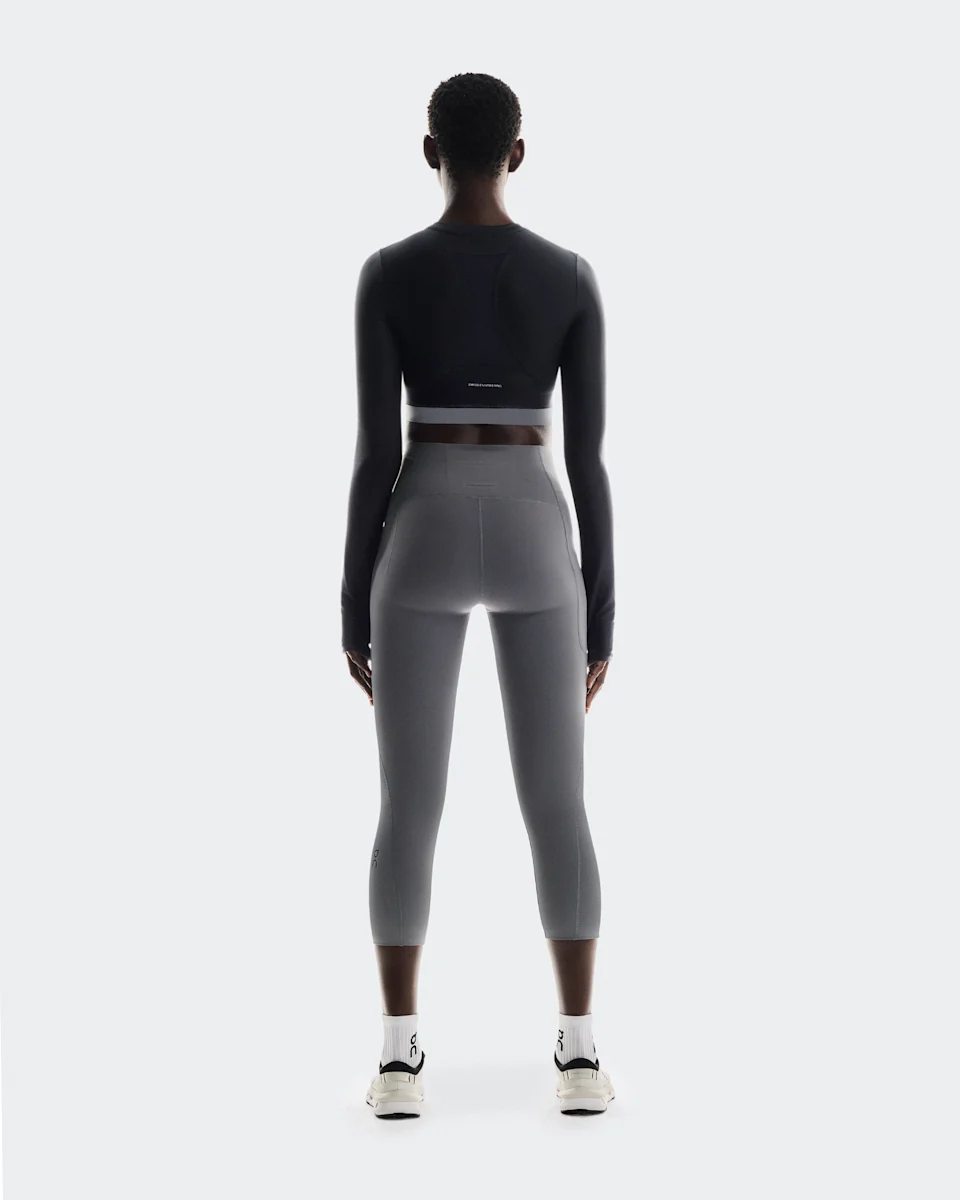 On Train Long Sleeve Crop Black Feminino