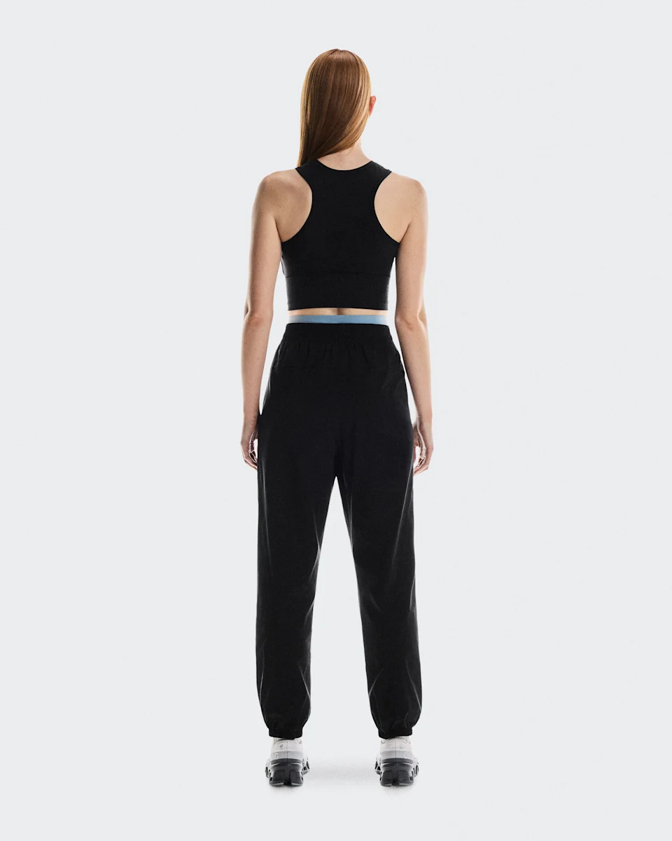 On Studio Crop Black Feminino