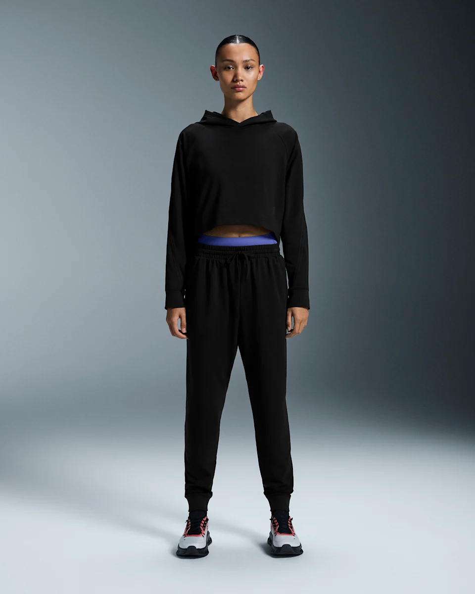 On Studio Hoodie Black Feminino – Viagens, Atividades de baixa intensidade
