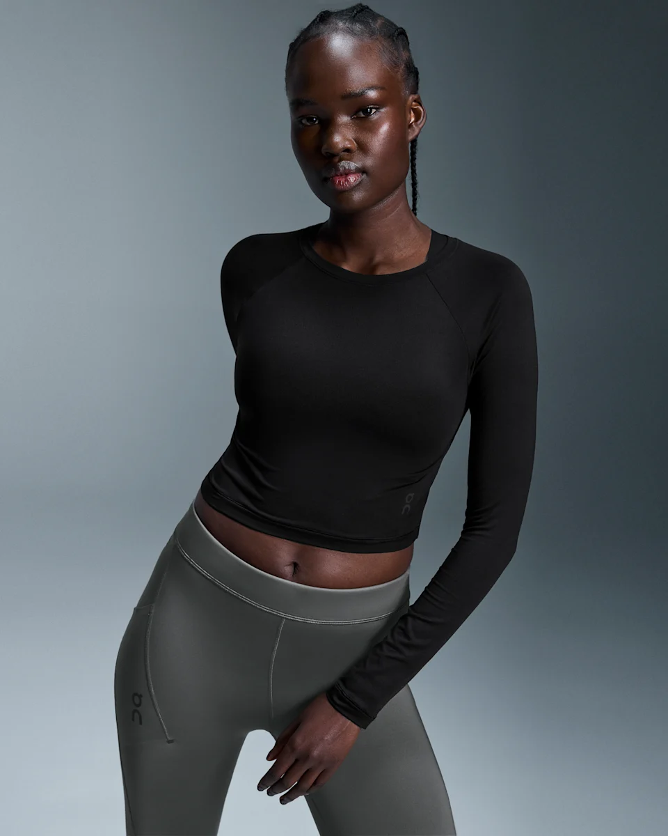 On Studio Long-T Crop Black Feminino