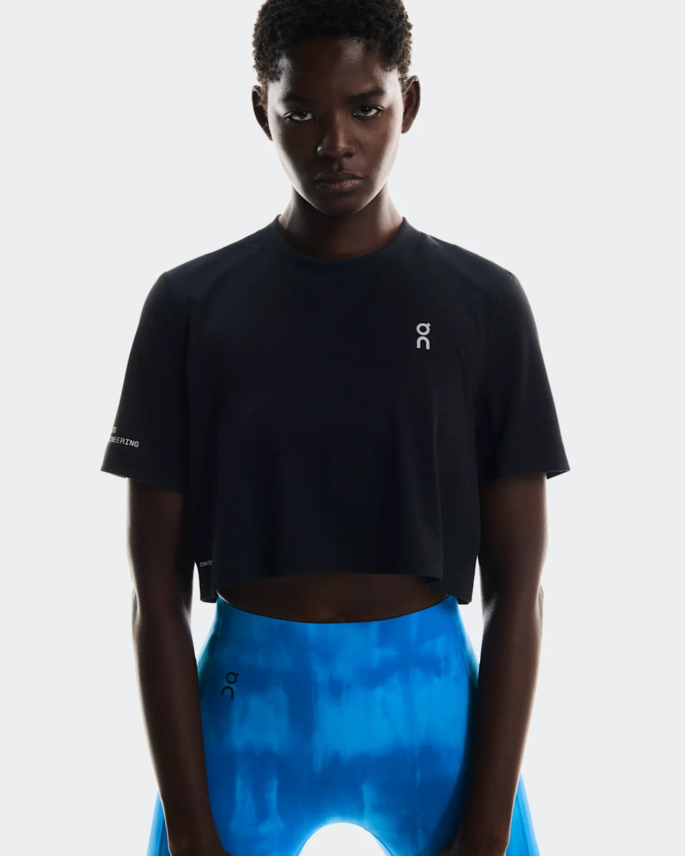 On Train-T Crop Black Feminino