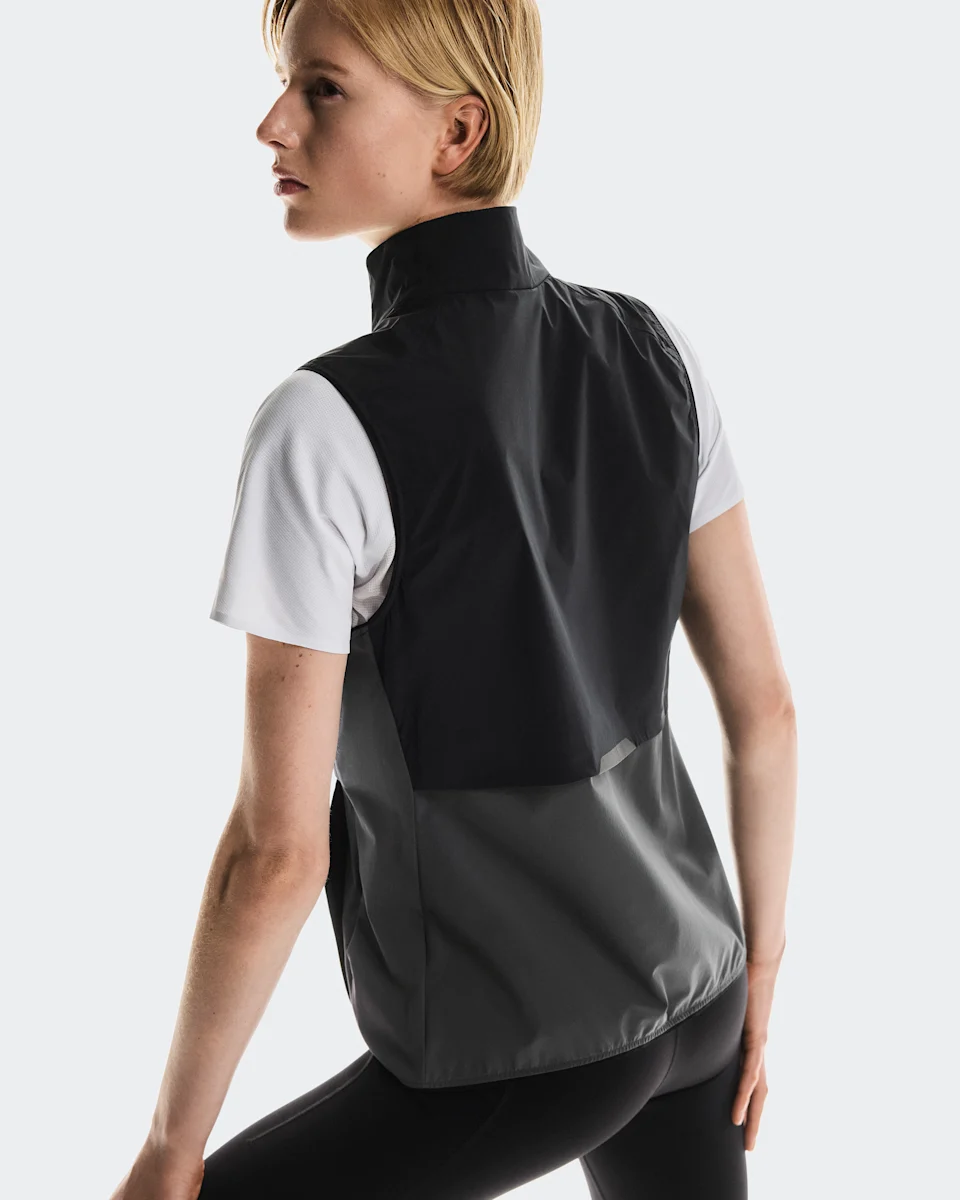 On Weather Vest Black & Eclipse Feminino