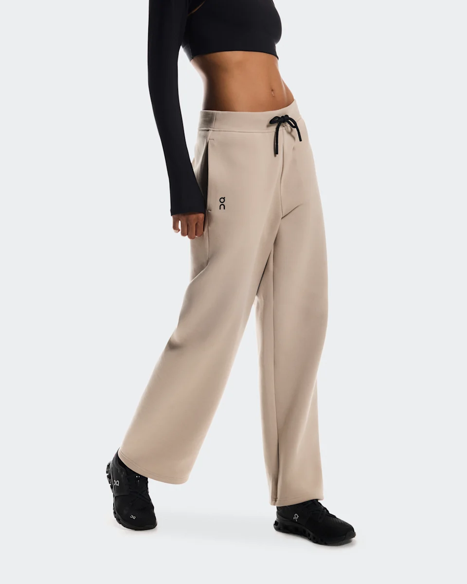 On Focus Tech Sweatpants Desert Feminino