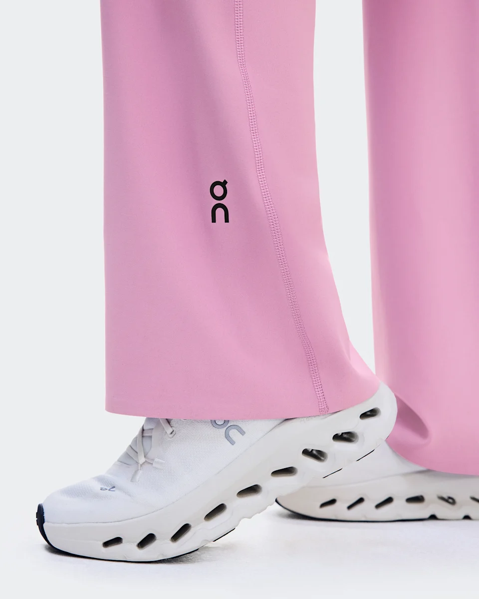 On Studio Leggings Flared Sakura Feminino