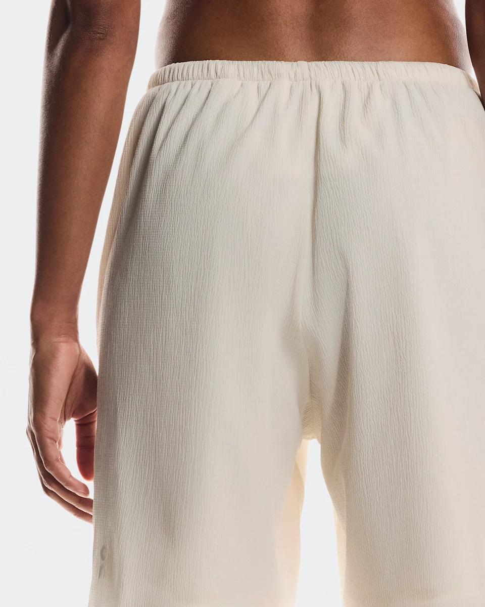 On Track Shorts Cream Feminino