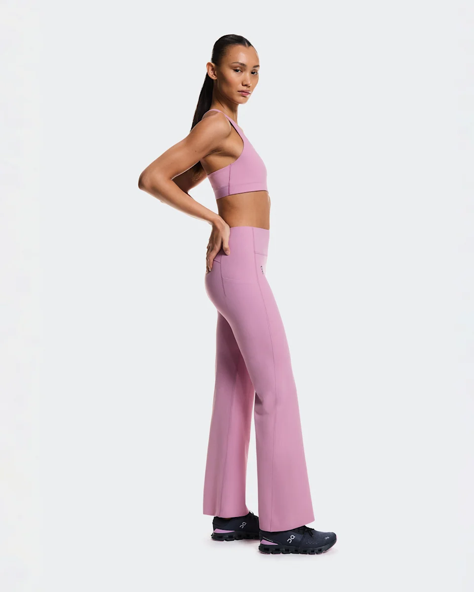 On Studio Flared Leggings 30" Sakura Feminino