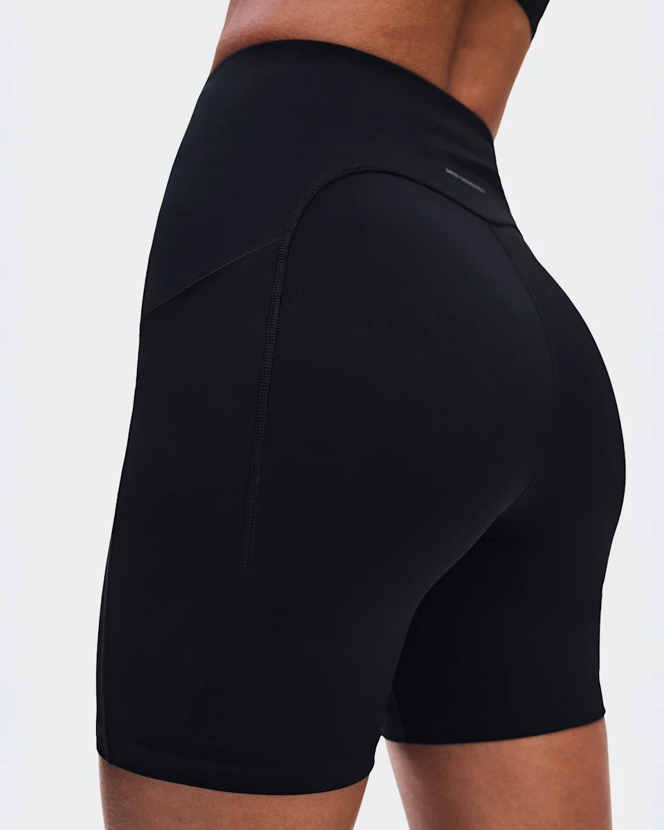 On Train Tights Short 6" Black Feminino