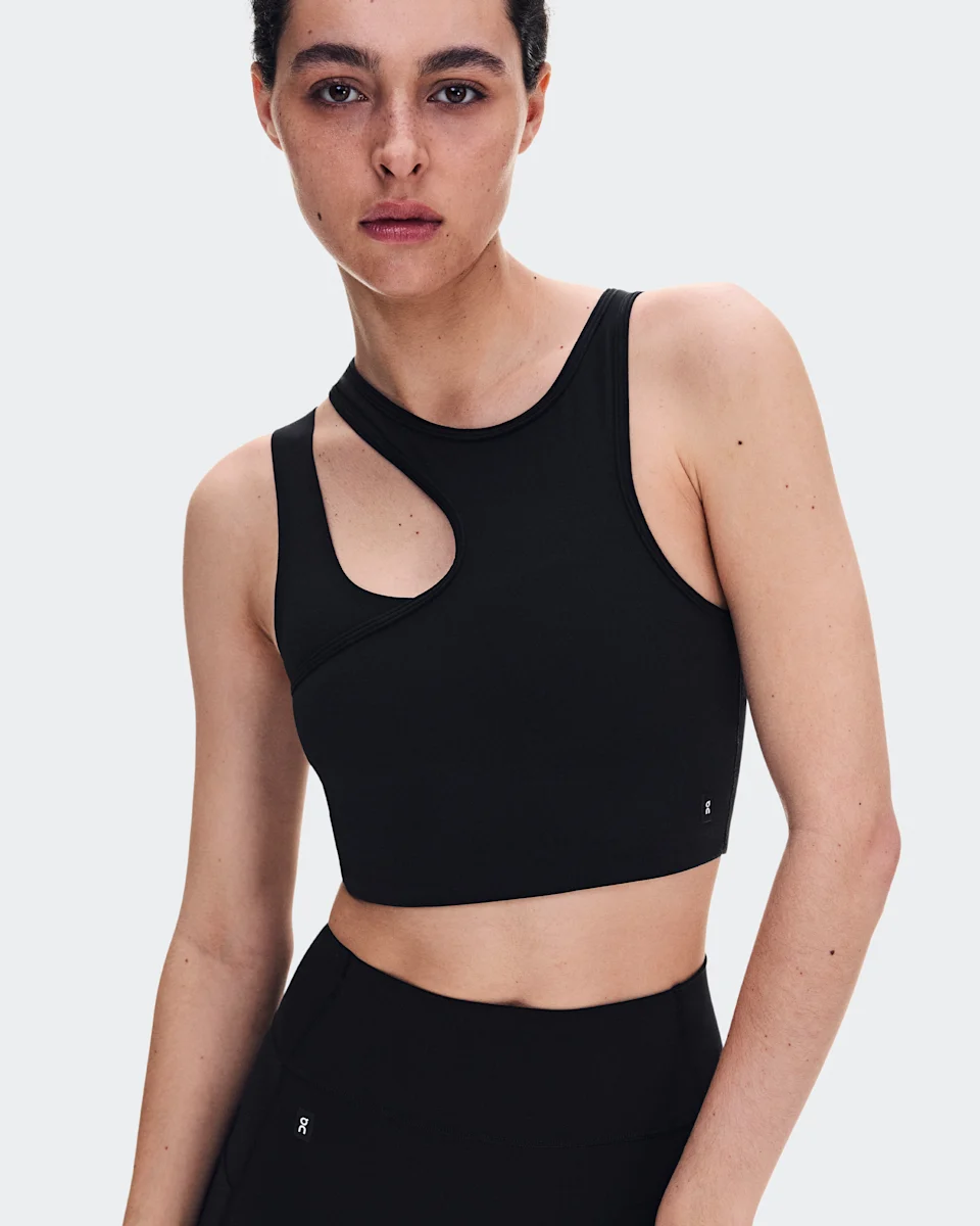 On Studio Asymmetric Crop Black Feminino