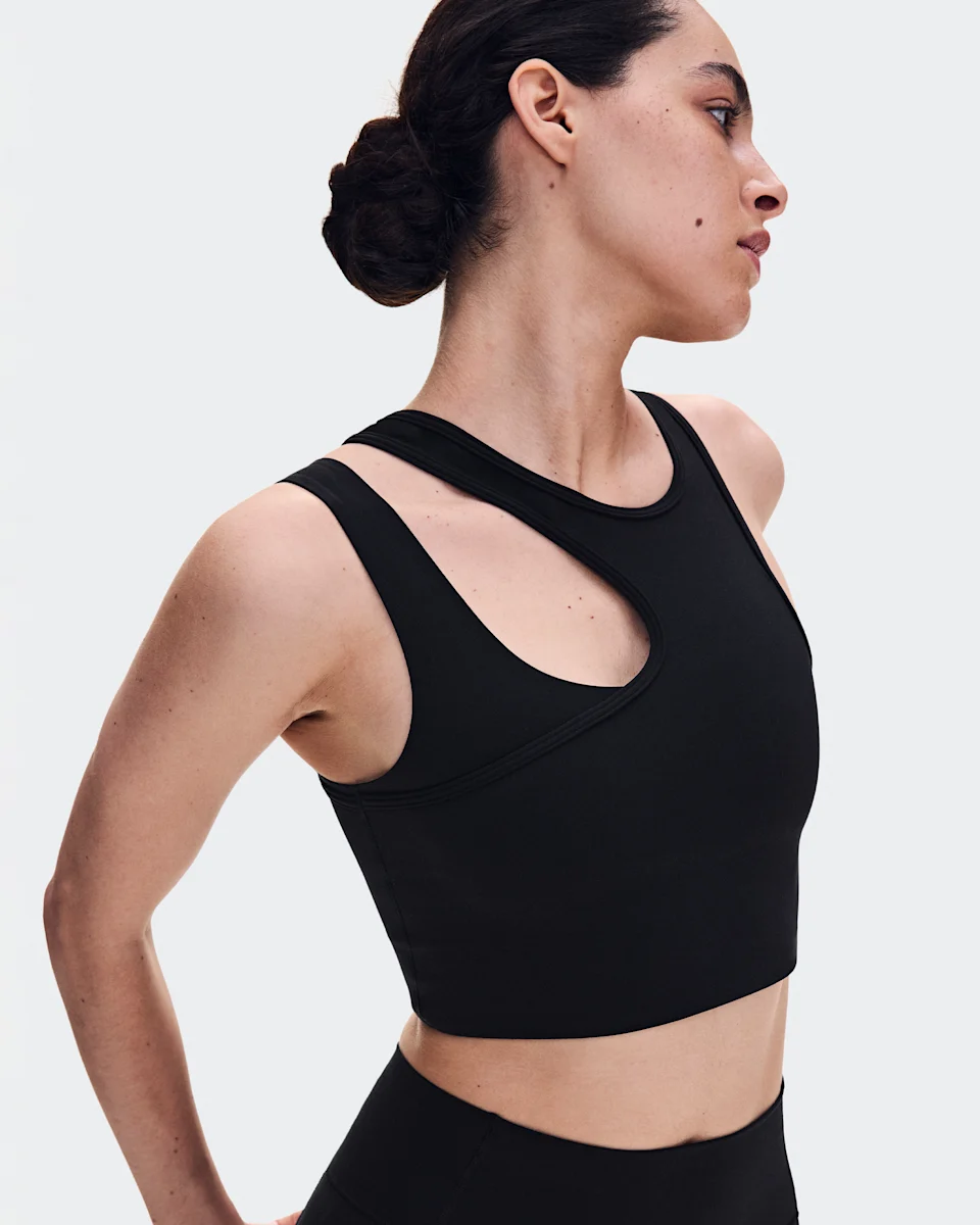 On Studio Asymmetric Crop Black Feminino