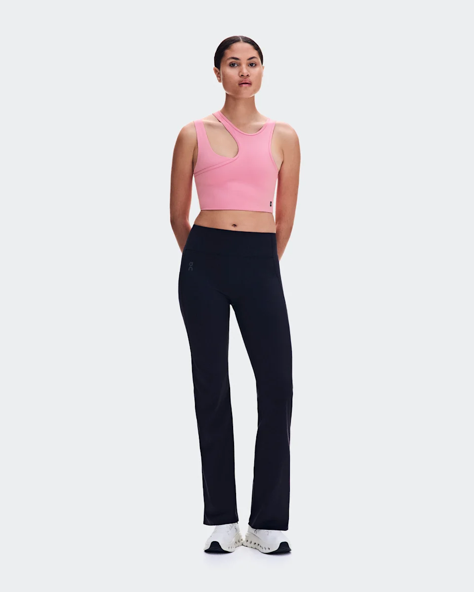 On Studio Asymmetric Crop Magnolia Feminino
