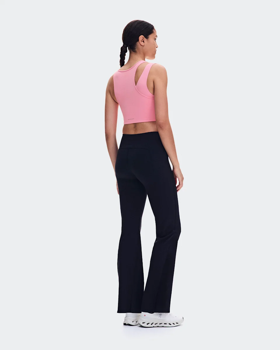 On Studio Asymmetric Crop Magnolia Feminino