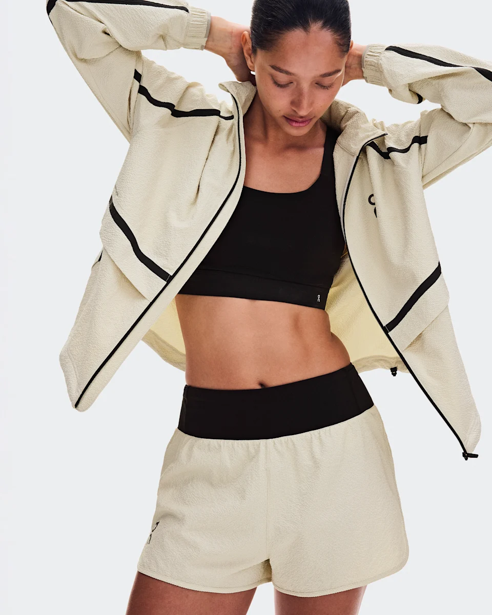 On Performance Volt Shorts Hare Feminino