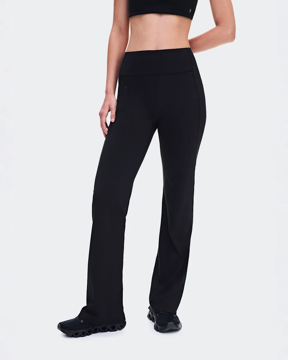 On Studio Flared Pants 32" Black Feminino