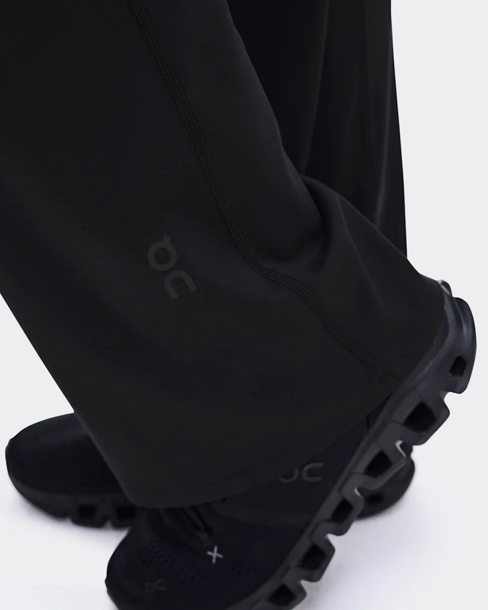 On Studio Flared Pants 32" Black Feminino