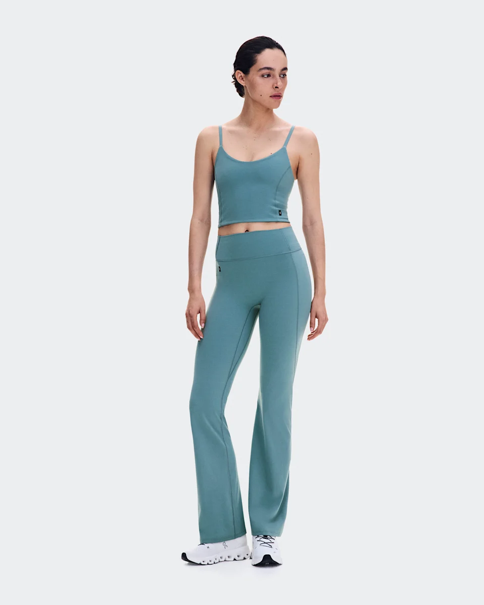 On Studio Flared Pants 32" Agave Feminino