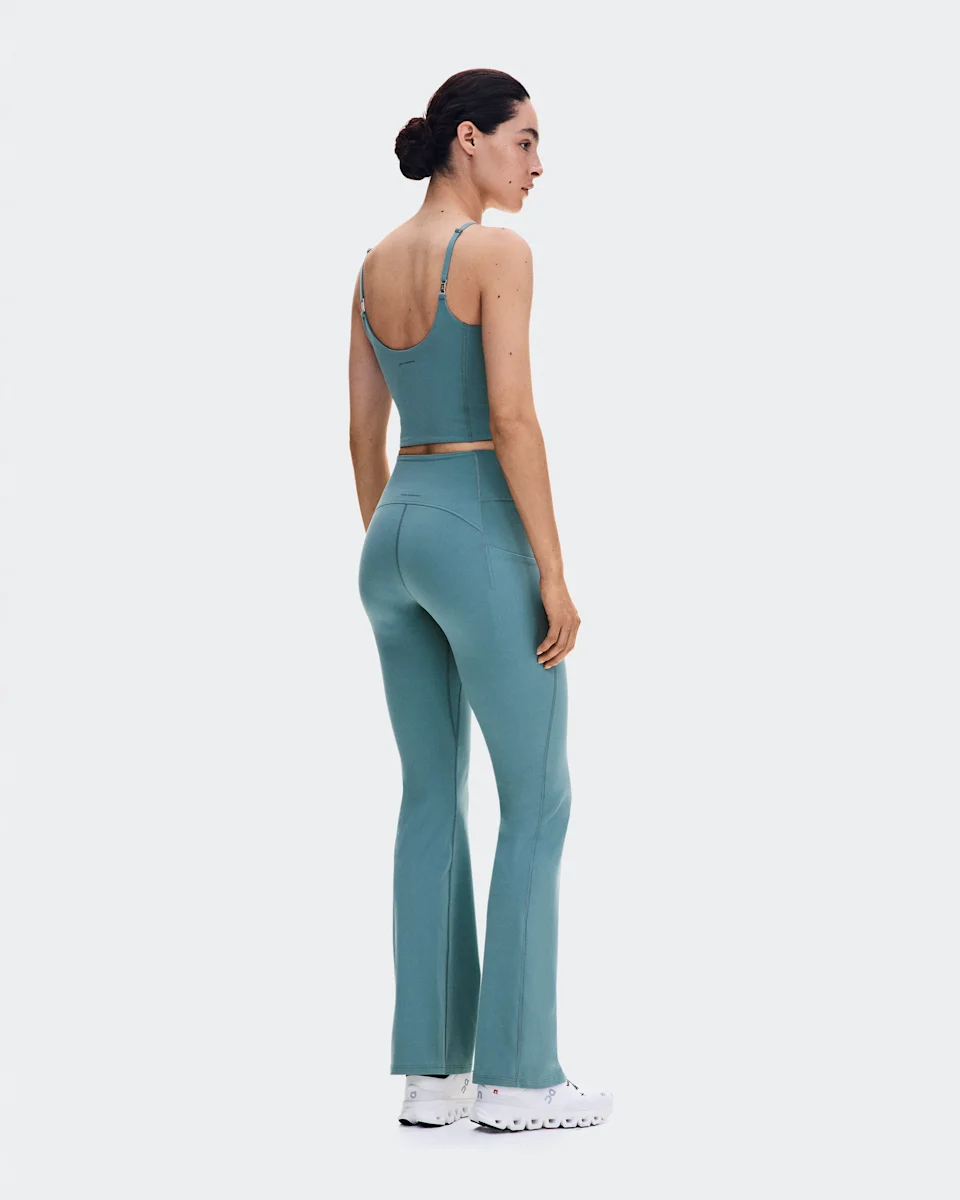 On Studio Flared Pants 32" Agave Feminino