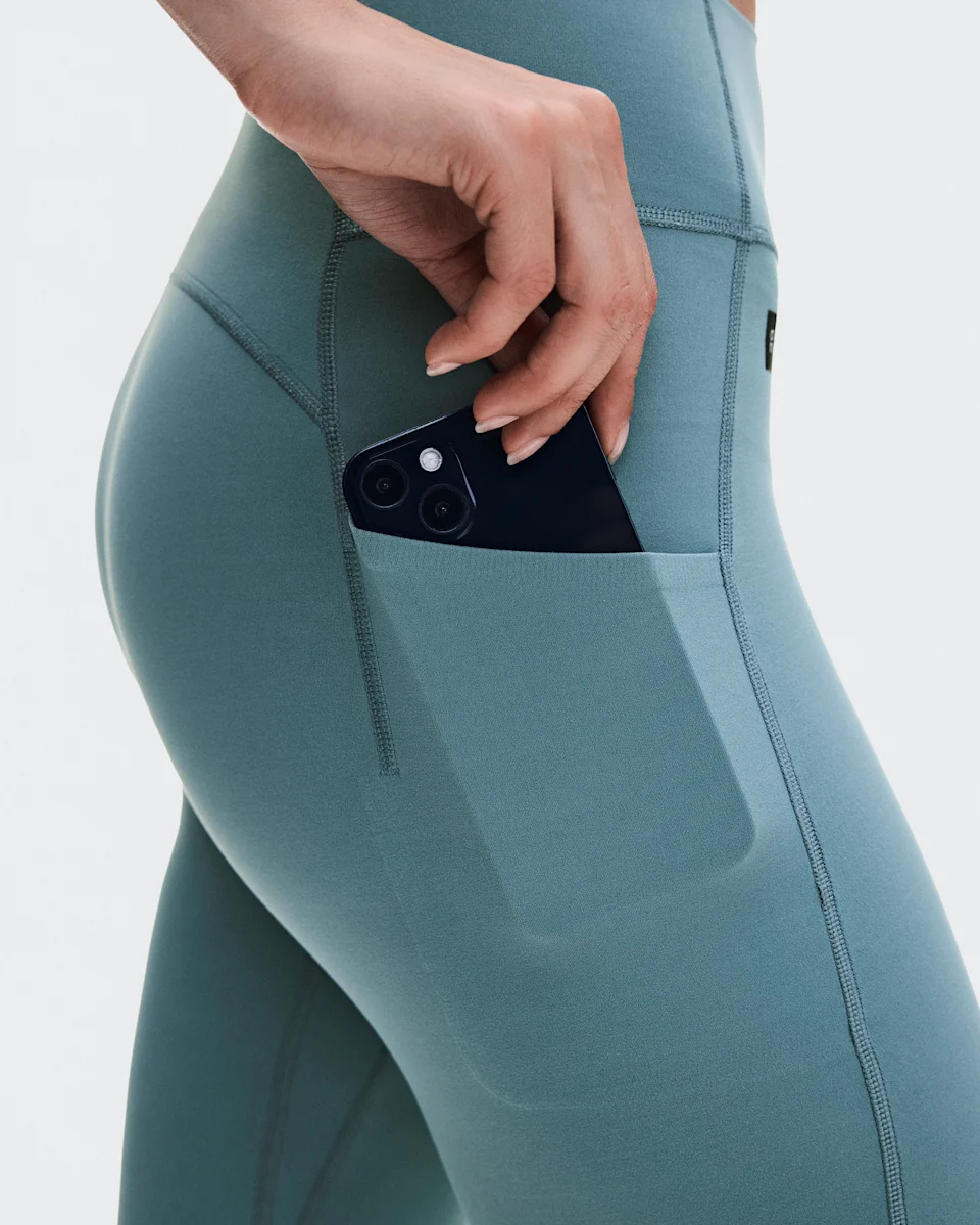 On Studio Flared Pants 32" Agave Feminino