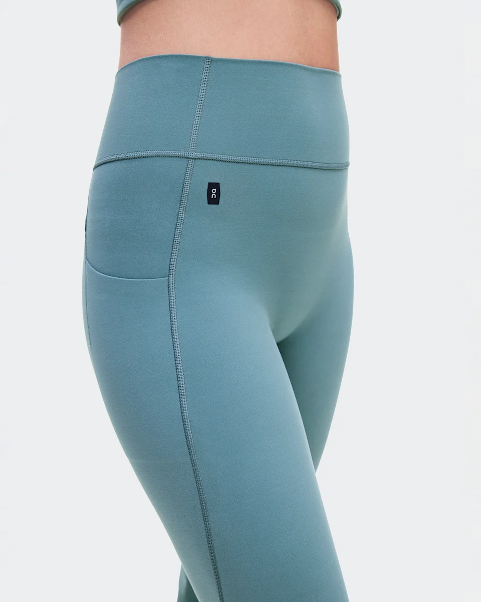 On Studio Flared Pants 30" Agave Feminino