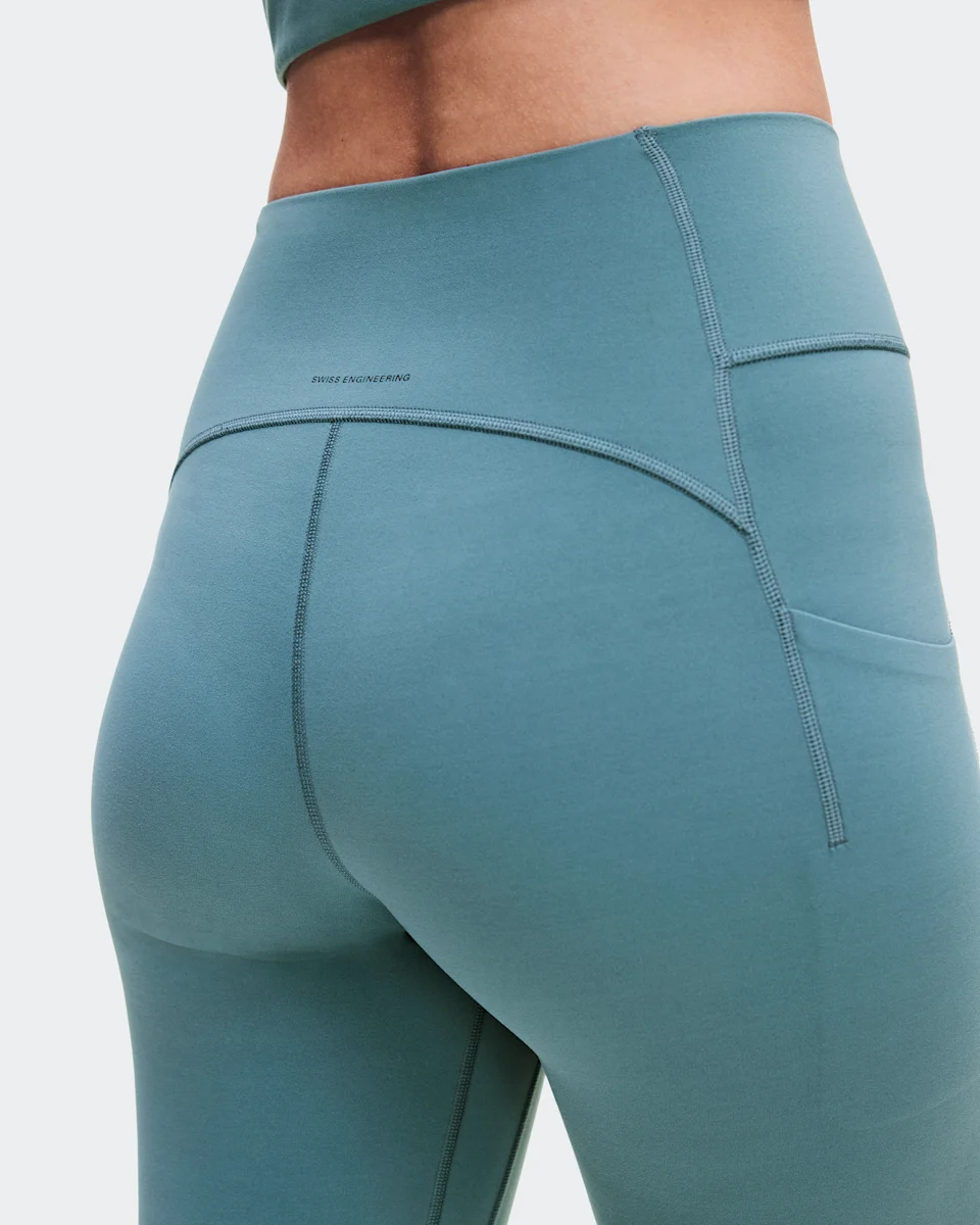 On Studio Flared Pants 30" Agave Feminino