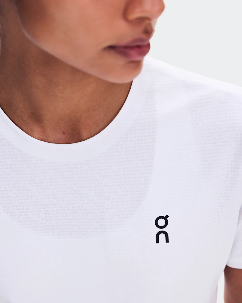 On Court-T Swing White & Cassis Feminino