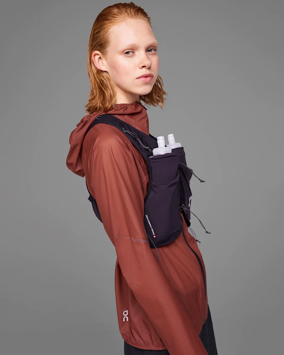 On Ultra Vest 10L Black