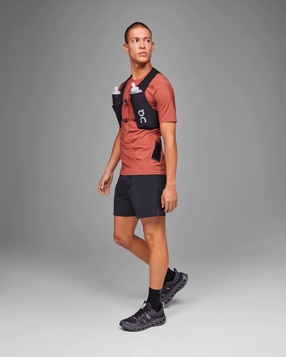 On Ultra Vest 5L Black