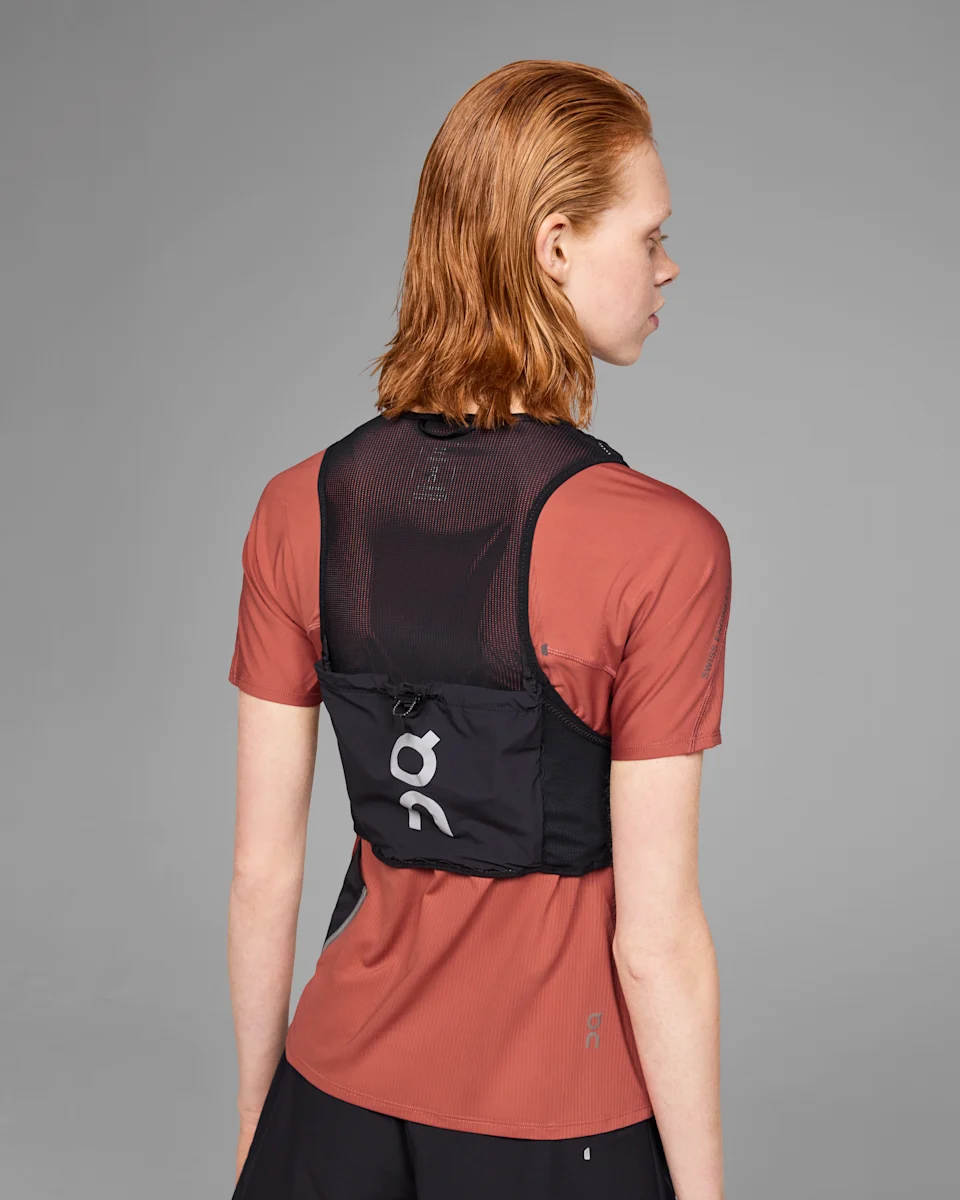 On Ultra Vest 5L Black