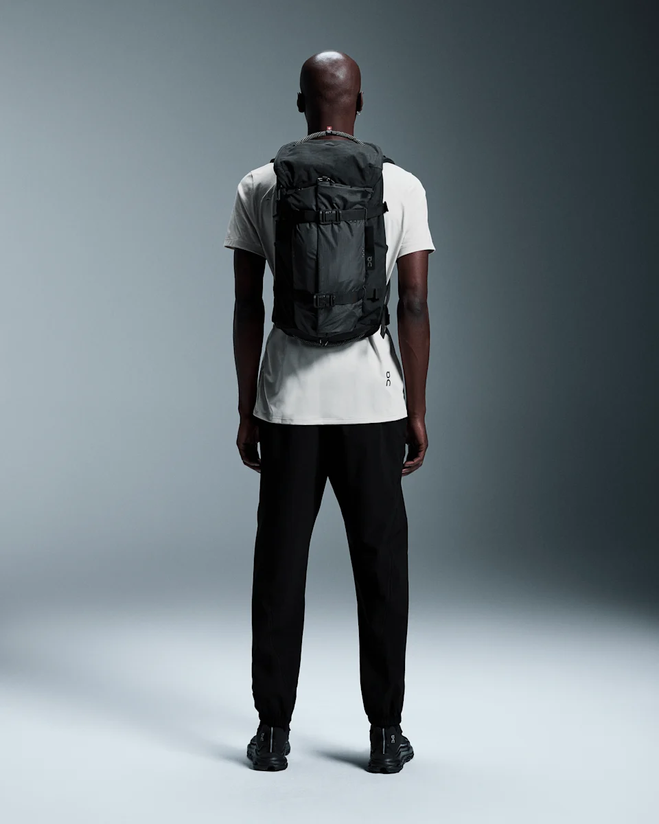 On Speed Pack 24L Elite Black & Magnet