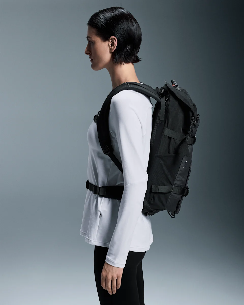 On Speed Pack 24L Elite Black & Magnet