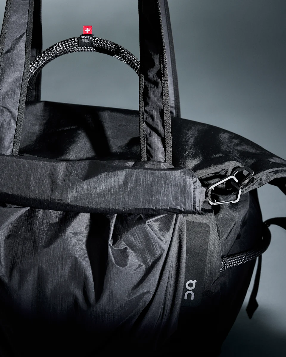 On Track Pack 40L Elite Black & Magnet
