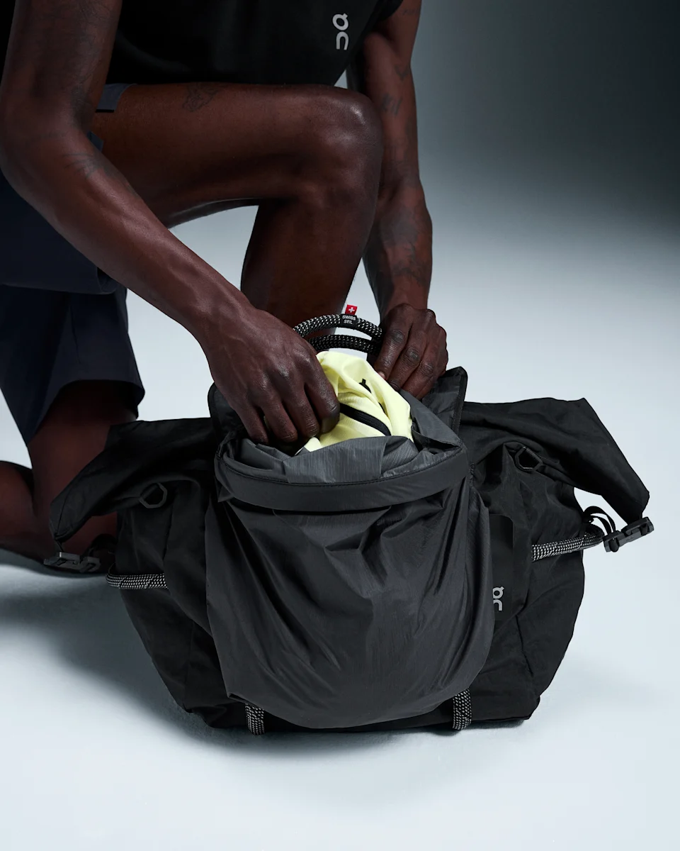 On Track Pack 40L Elite Black & Magnet