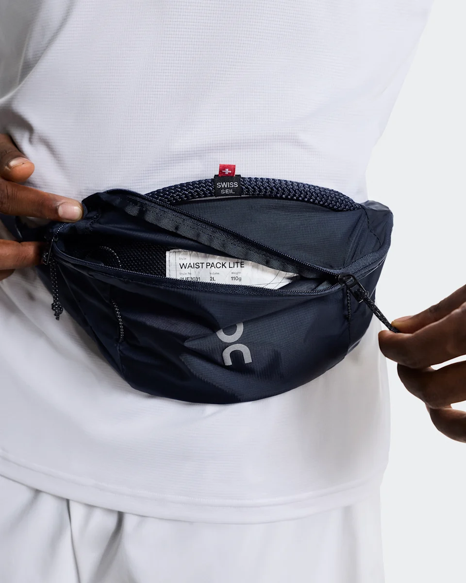 On Waist Pack 2L Lite Navy