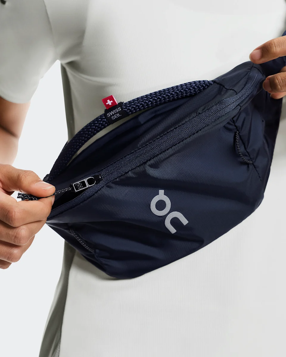 On Waist Pack 2L Lite Navy